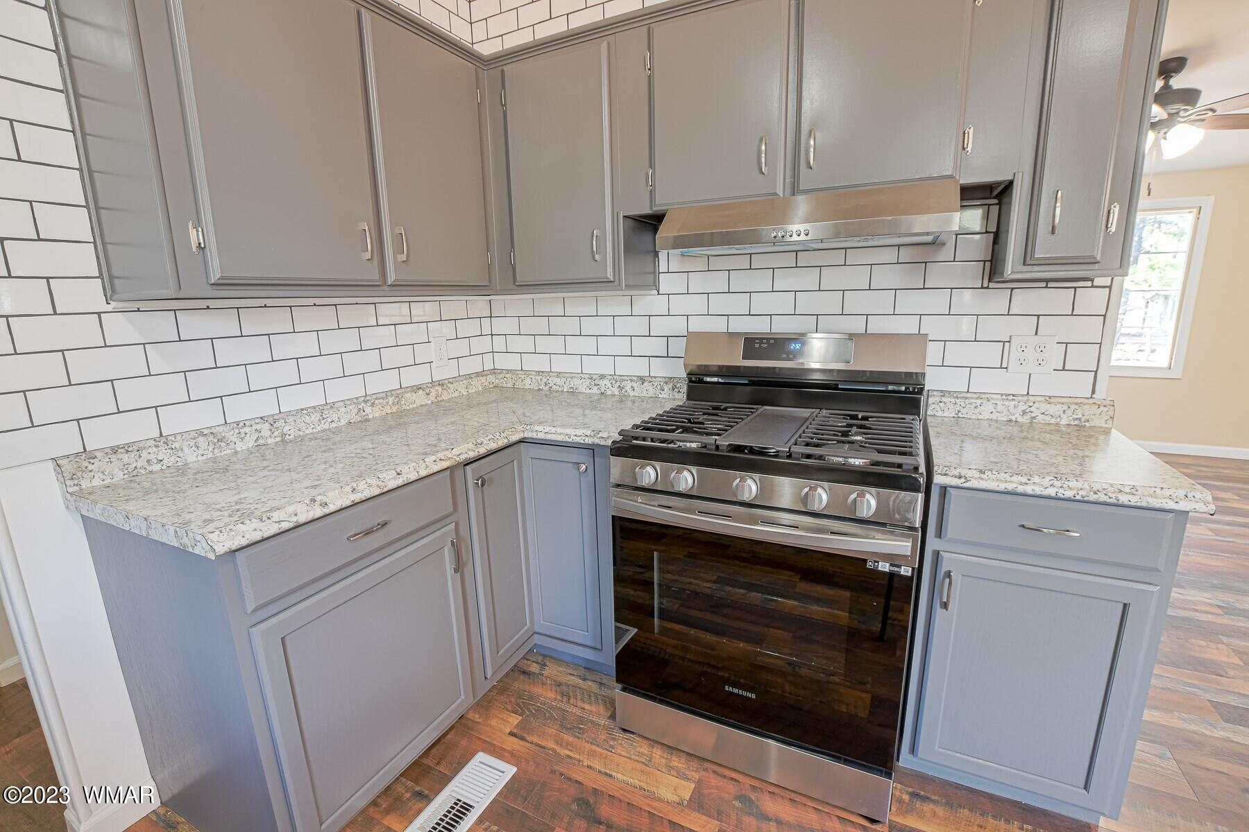 1033 Pine Ridge Drive Show Low, AZ 85901 - Photo 7 of 34