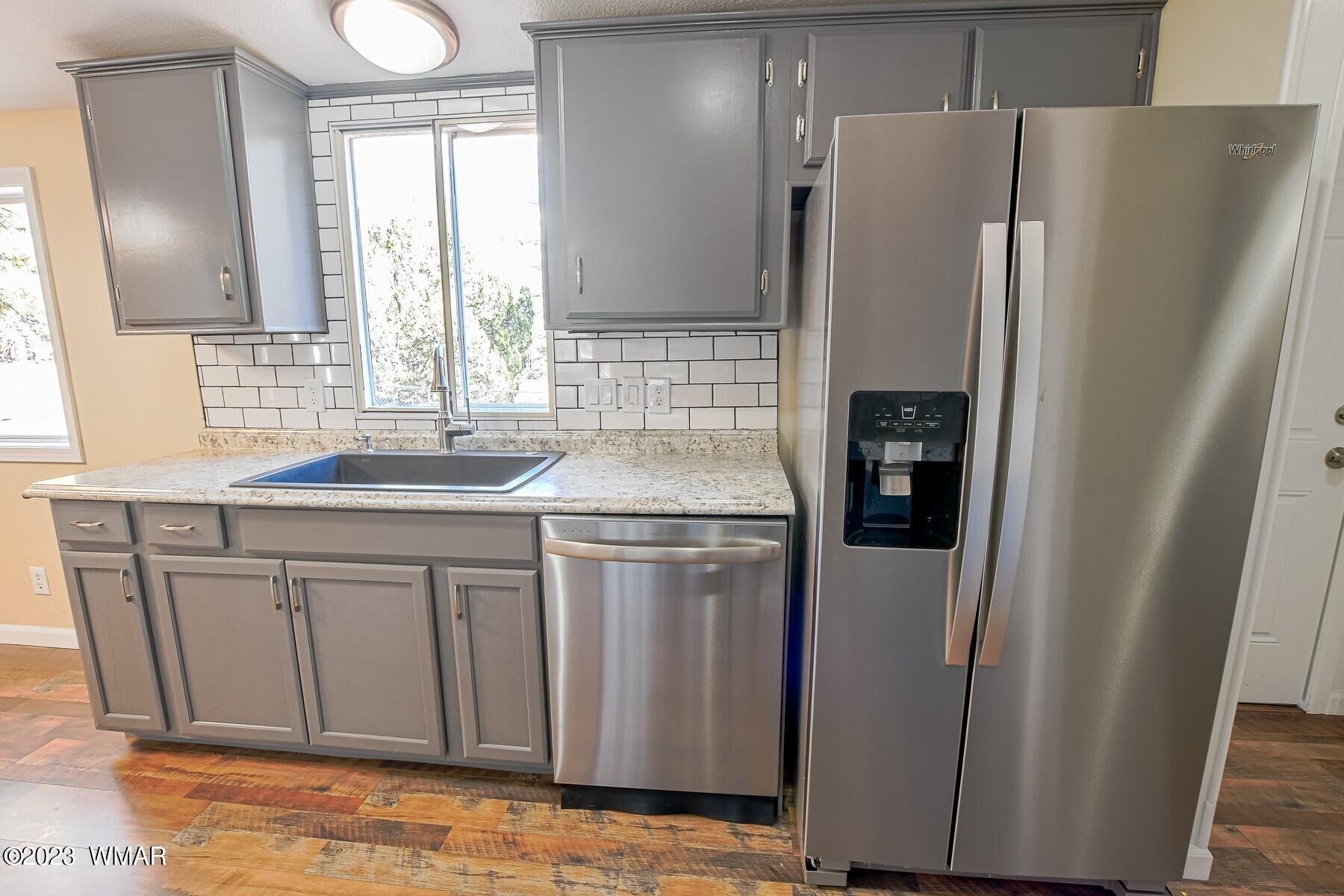1033 Pine Ridge Drive Show Low, AZ 85901 - Photo 8 of 34