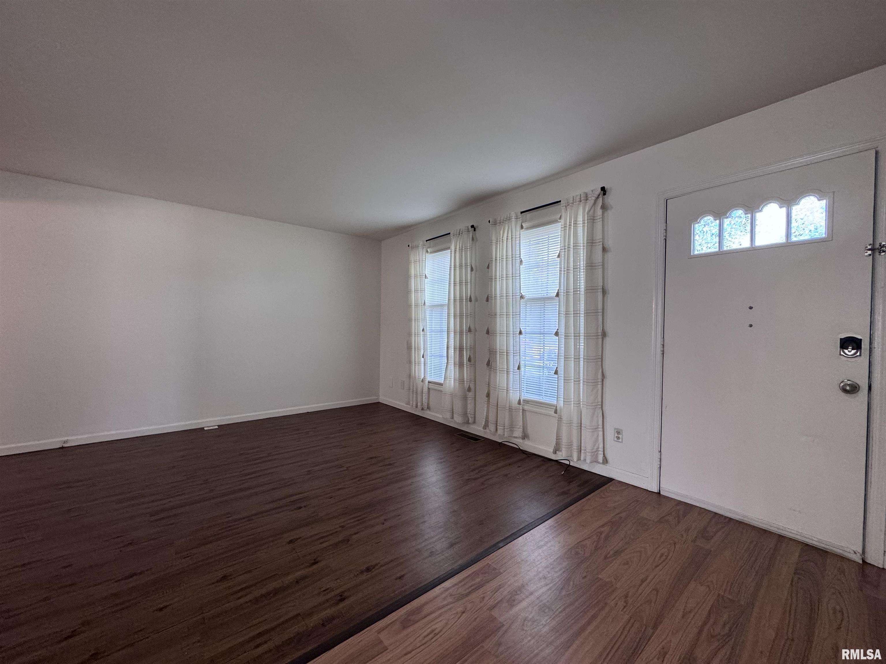 25 South Yorktown Road Macomb, IL 61455 - Photo 3 of 33 Gallery Image 3