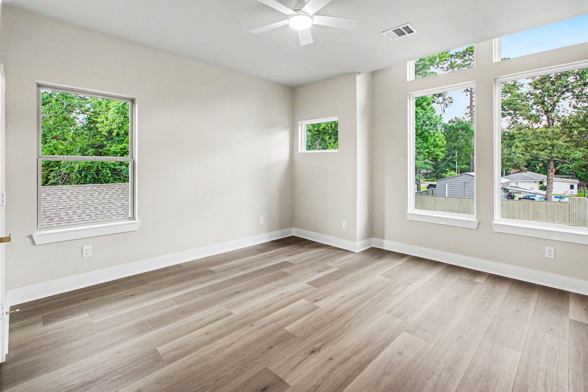 10899 Redbird Conroe, TX 77385 - Photo 26 of 35 Bedroom 2