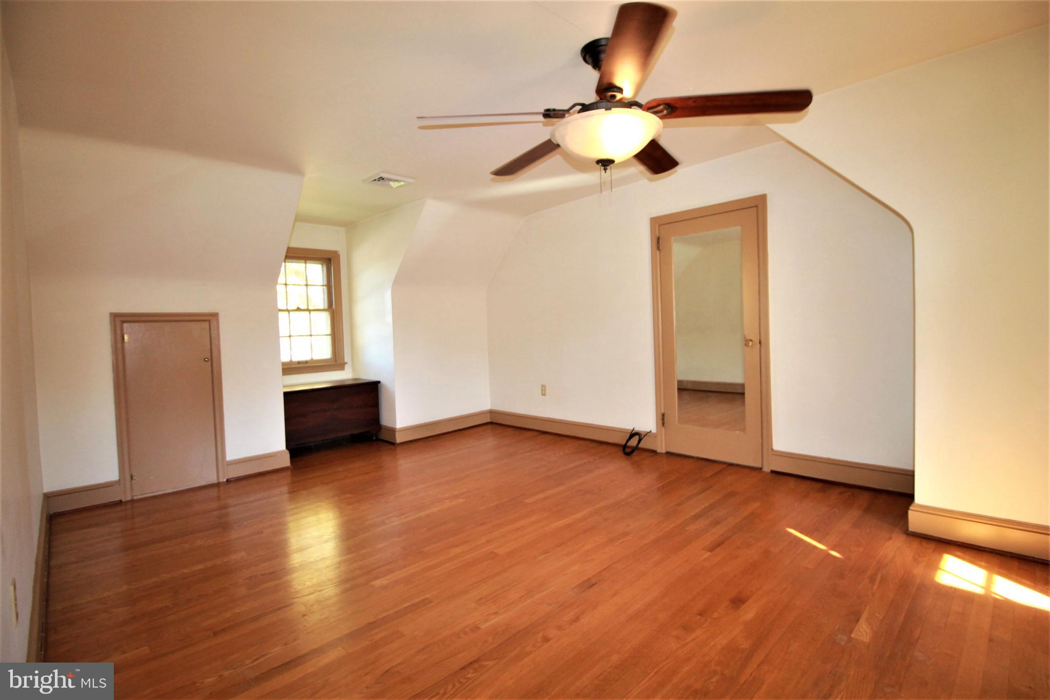 392 Edgehill Road York, PA 17403 - Photo 13 of 42