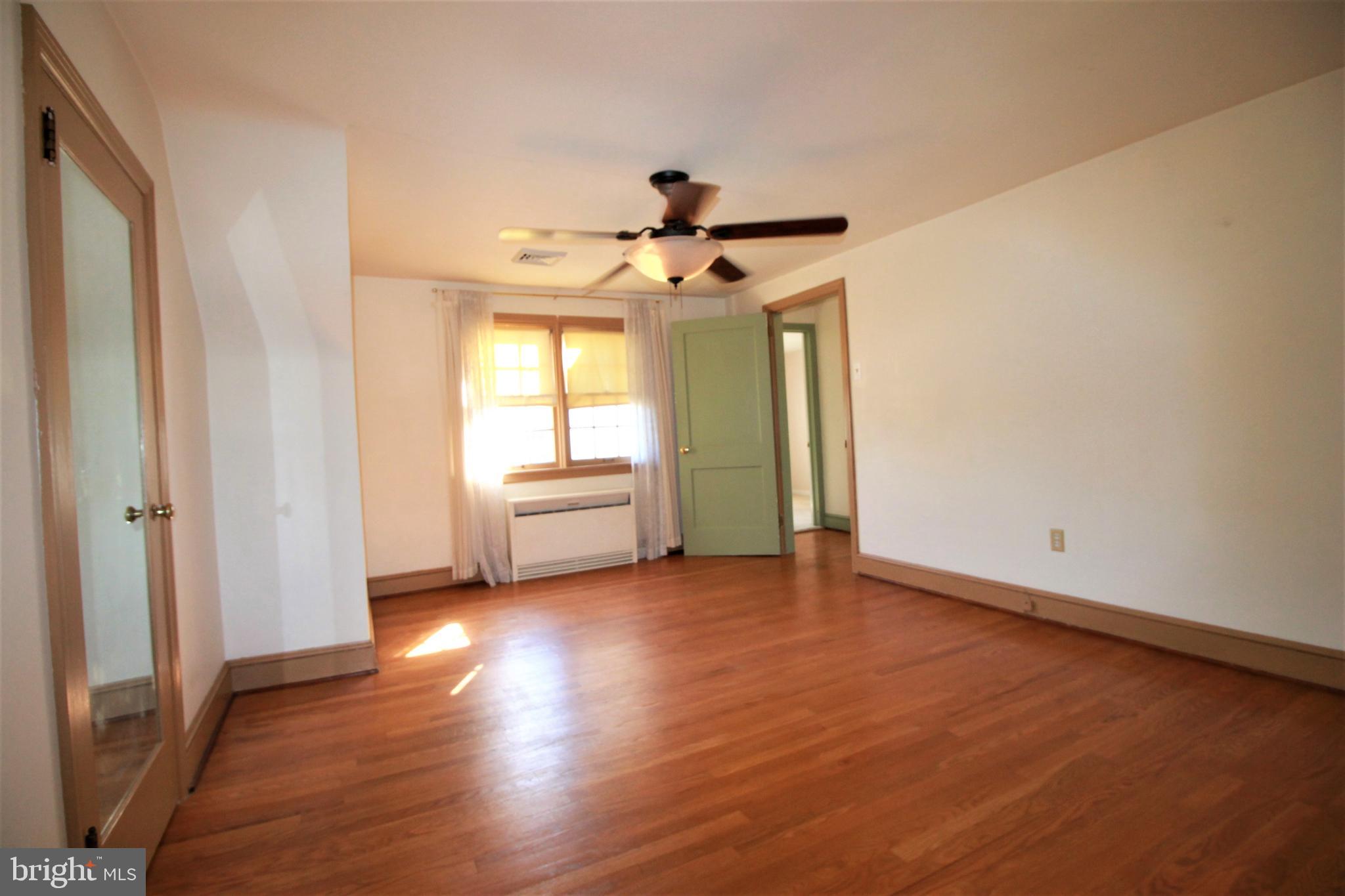 392 Edgehill Road York, PA 17403 - Photo 14 of 42