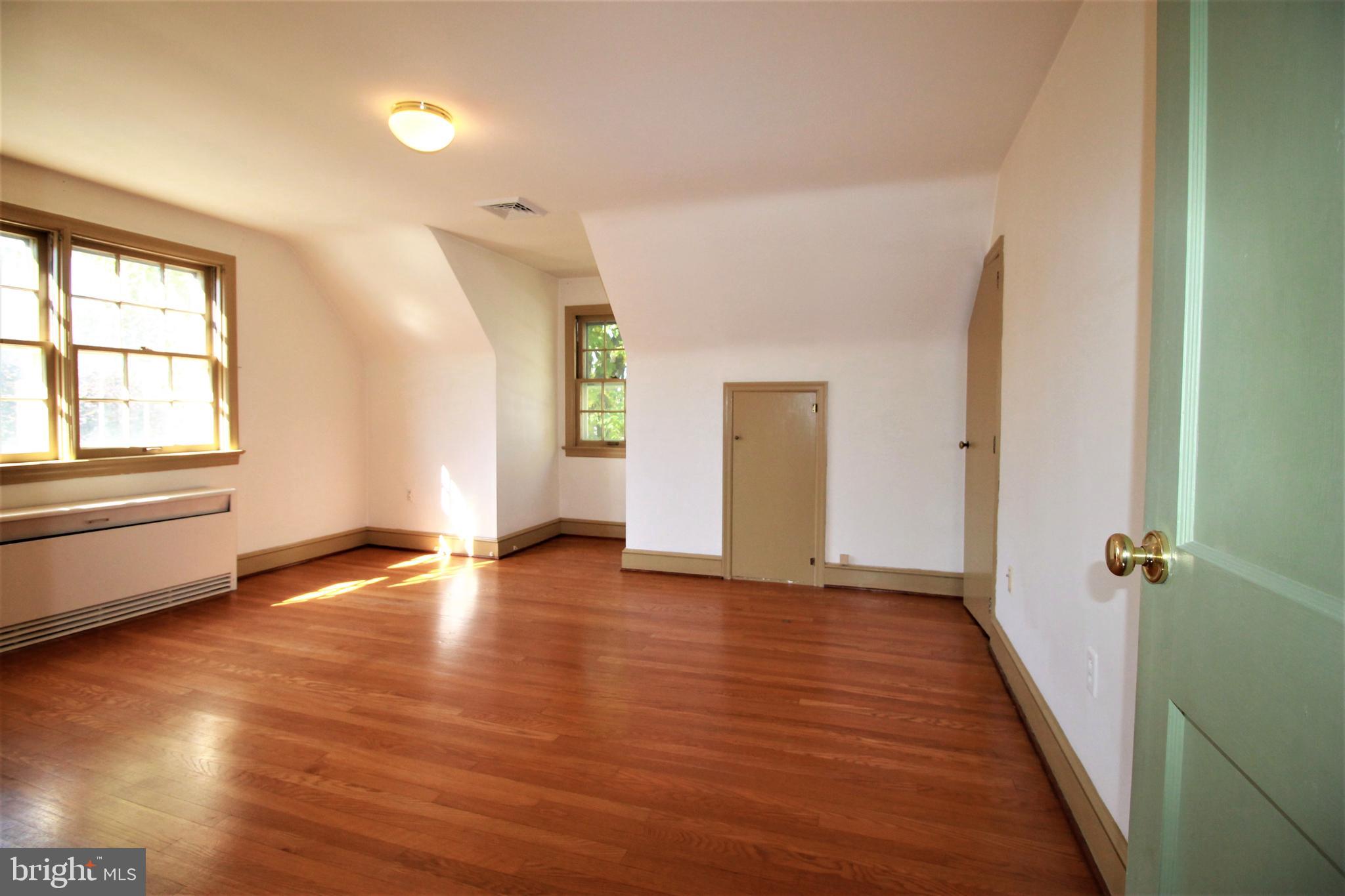392 Edgehill Road York, PA 17403 - Photo 17 of 42