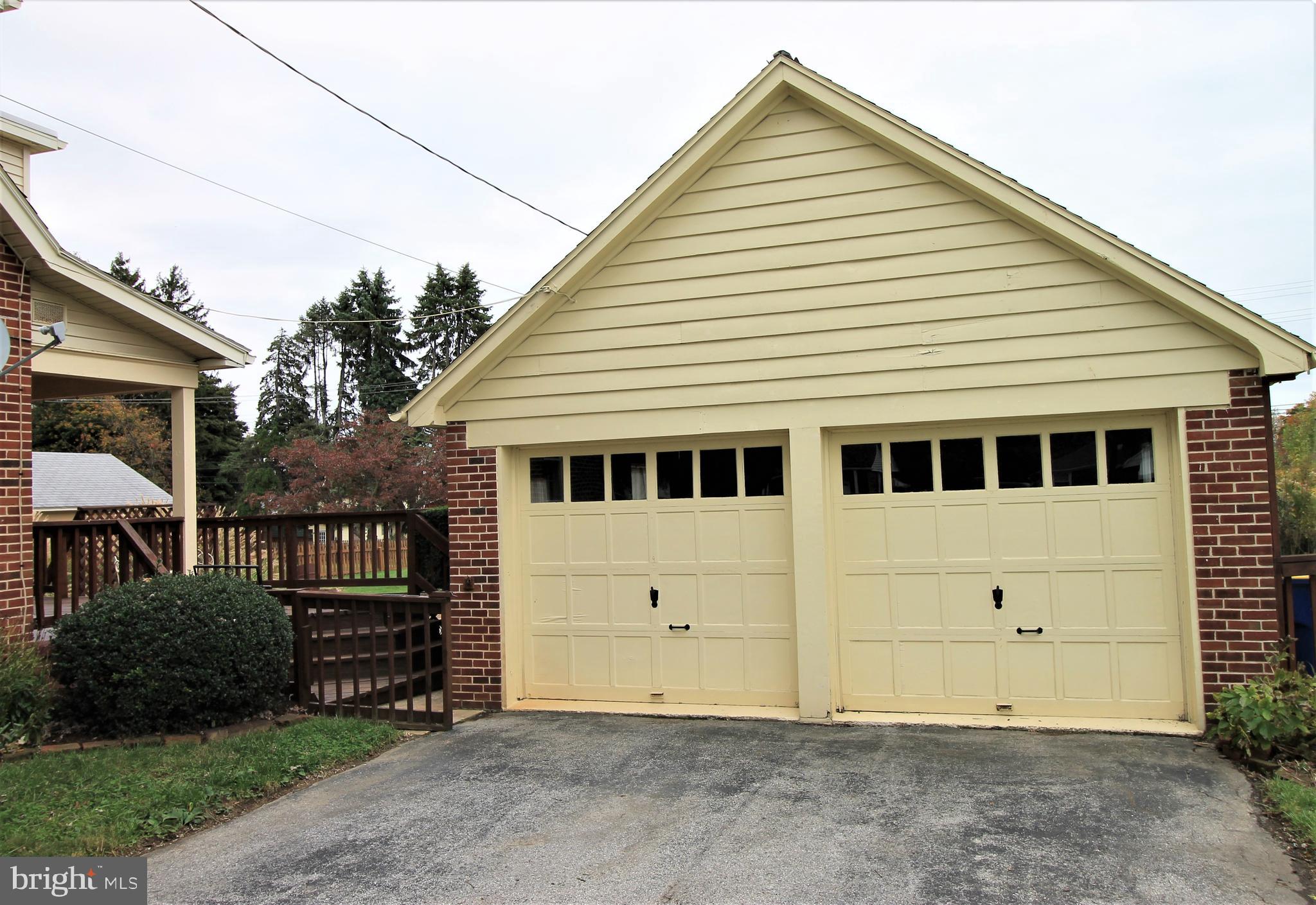 392 Edgehill Road York, PA 17403 - Photo 31 of 42