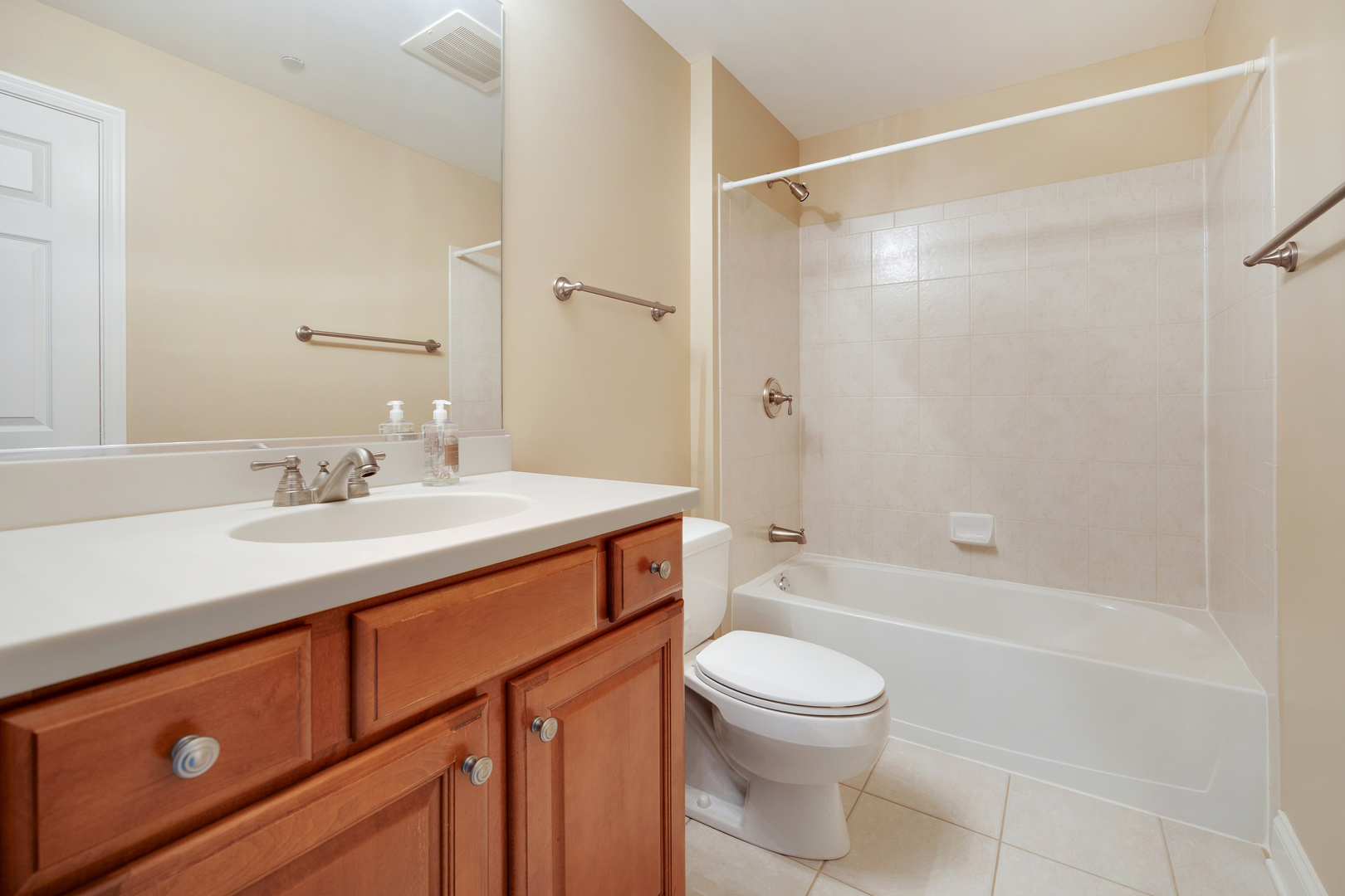 125 North Buffalo Grove Road, Unit 213 Buffalo Grove, IL 60089 - Photo 24 of 27