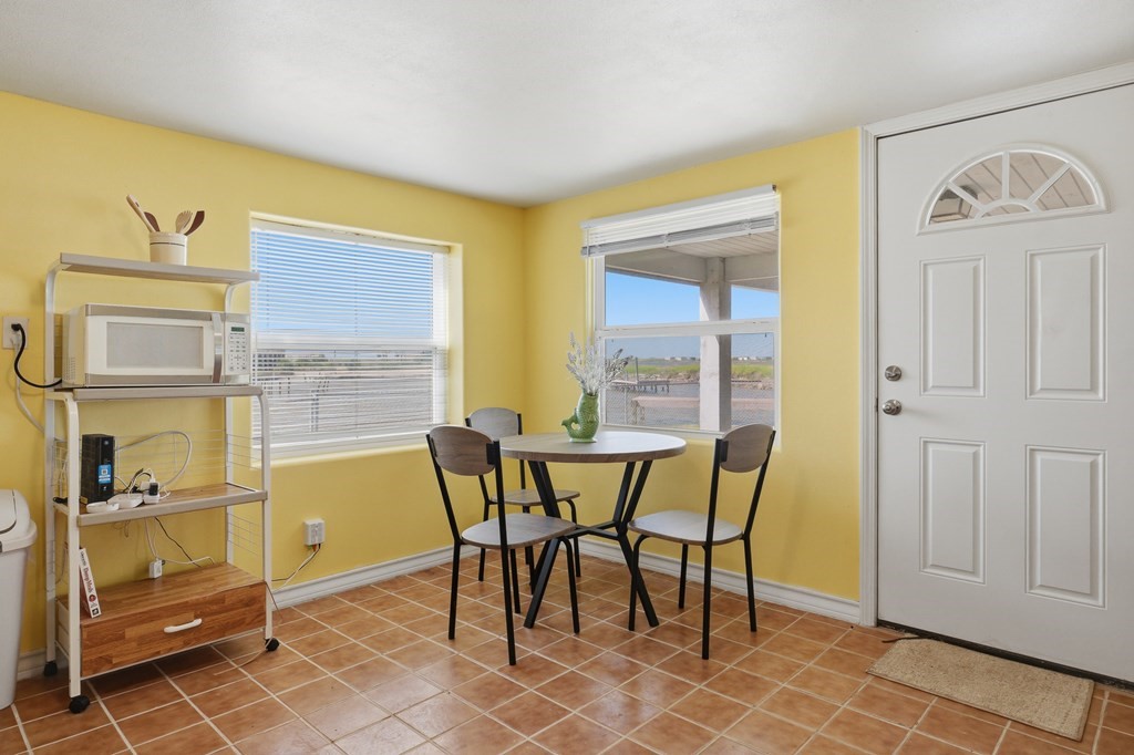 554 Copano Cove Road Rockport, TX 78382 - Photo 12 of 40
