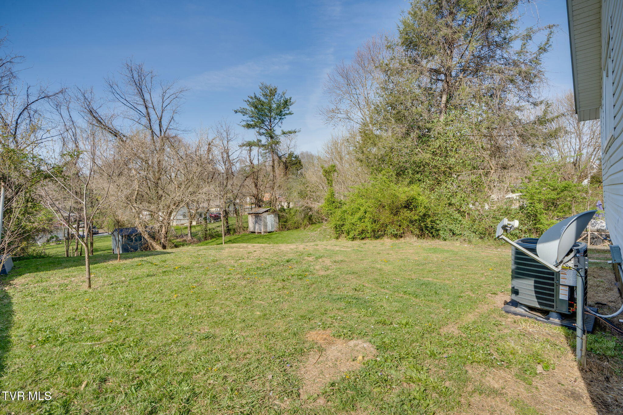 907 Hopson Street Johnson City, TN 37601 - Photo 24 of 34 023