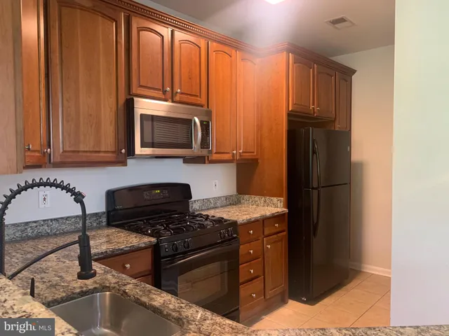 $2,600 | 13066 Marcey Creek Road, Unit 13066, Herndon, VA 20171