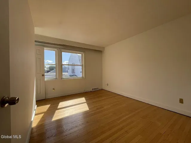 $1,300 | 1725 Union Street, Schenectady, NY 12309