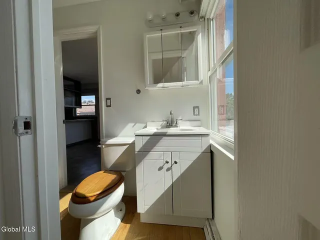 $1,300 | 1725 Union Street, Schenectady, NY 12309