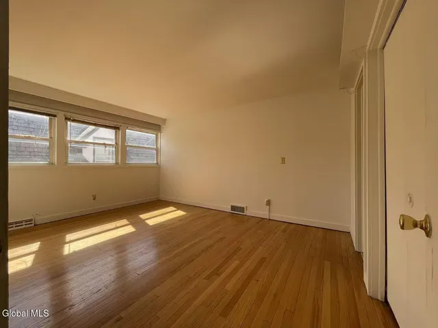 $1,300 | 1725 Union Street, Schenectady, NY 12309