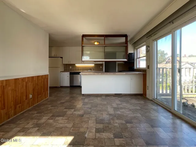 $1,300 | 1725 Union Street, Schenectady, NY 12309