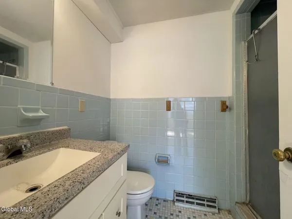 $1,300 | 1725 Union Street, Schenectady, NY 12309