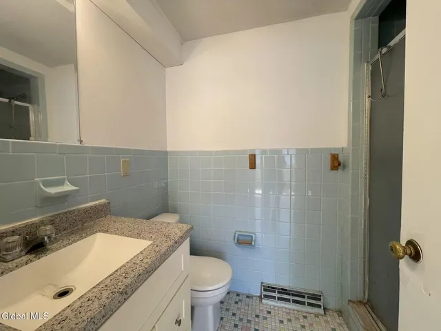 $1,300 | 1725 Union Street, Schenectady, NY 12309