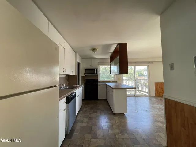 $1,300 | 1725 Union Street, Schenectady, NY 12309