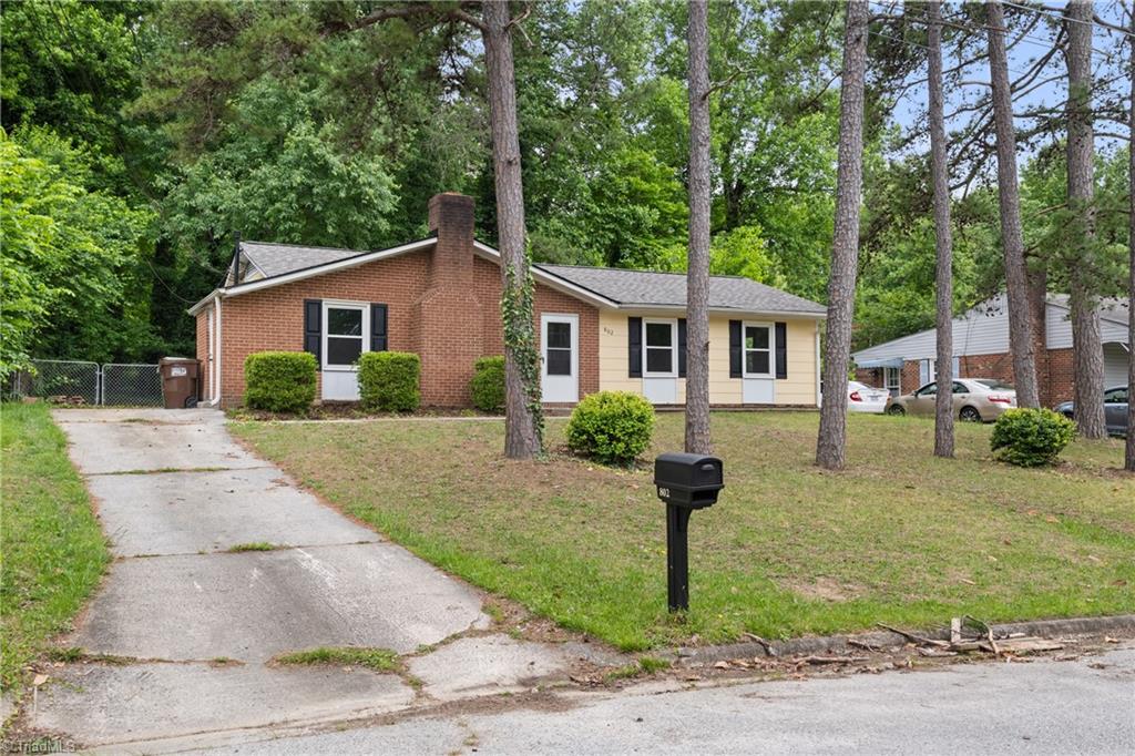 802 Miriam Avenue High Point, NC 27263 - Photo 5 of 33