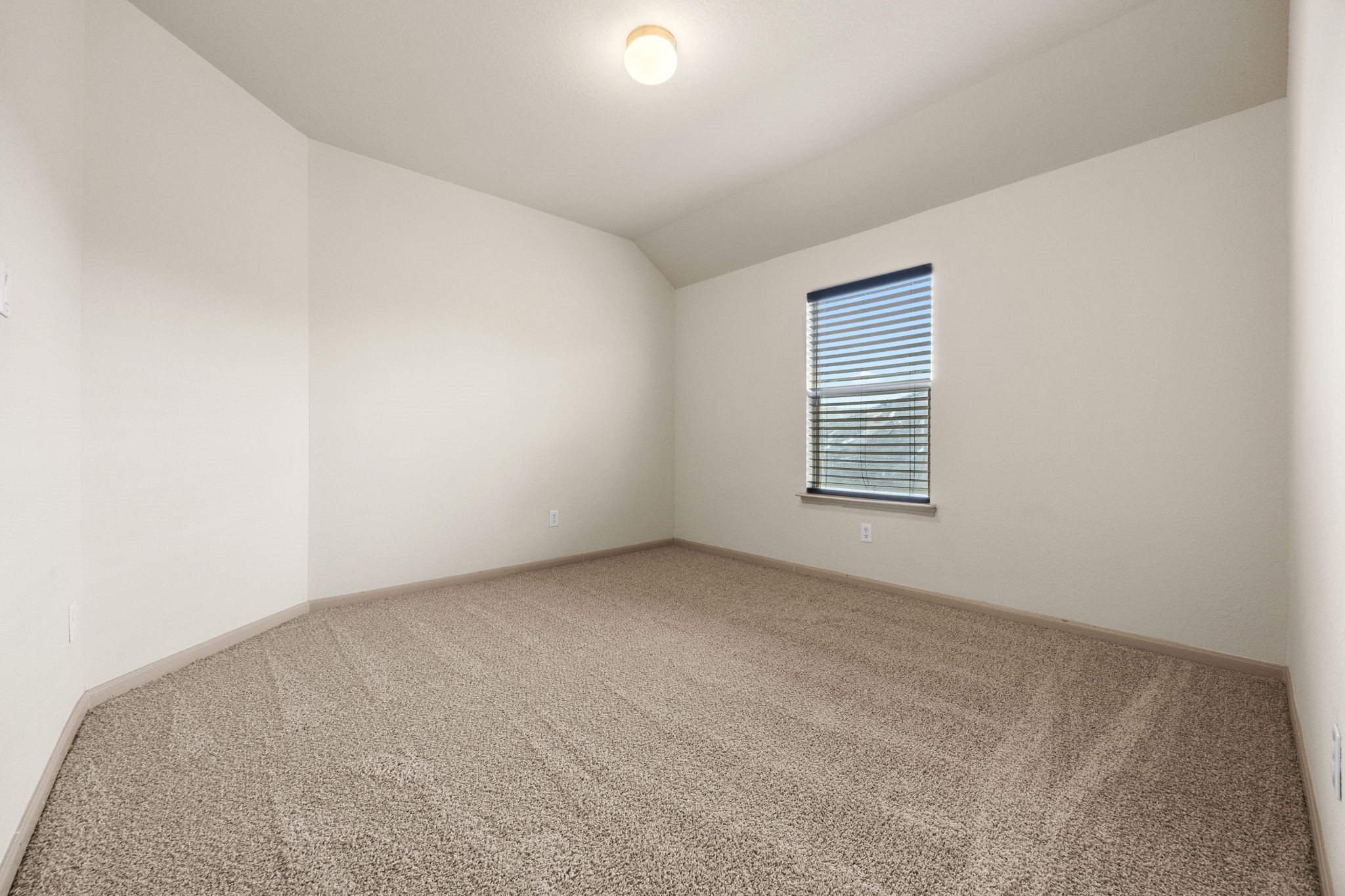 3606 Canvasback Lane Houston, TX 77047 - Photo 24 of 29 Fourth bedroom, located upstairs.