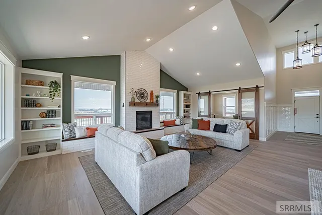 $1,100,000 | 1287 East 1090 North, Shelley, ID 83274