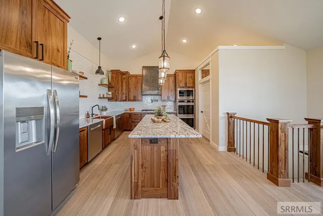 $1,100,000 | 1287 East 1090 North, Shelley, ID 83274