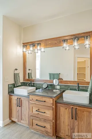 $1,100,000 | 1287 East 1090 North, Shelley, ID 83274