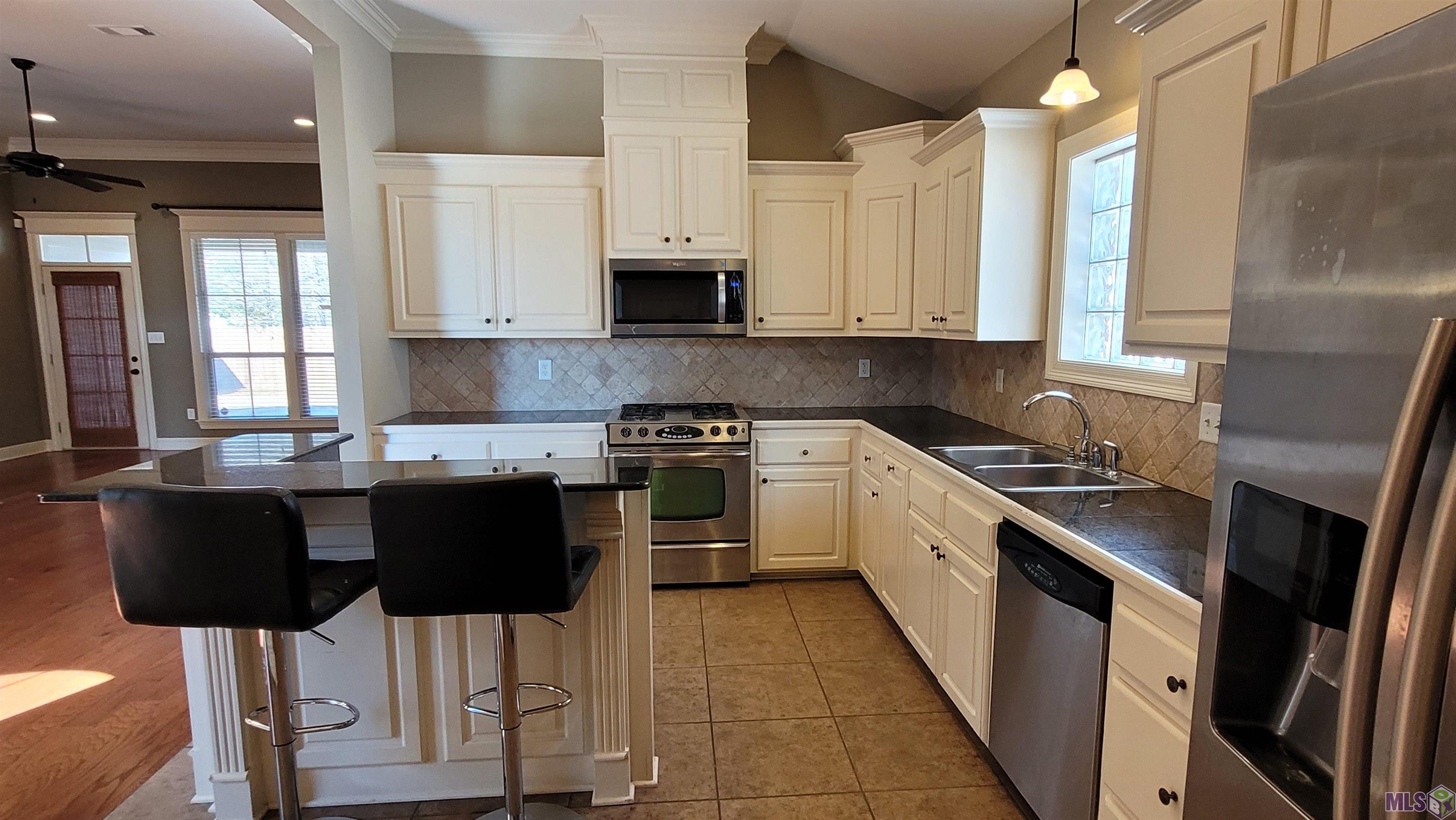 10587 Hill Pointe Avenue Baton Rouge, LA 70810 - Photo 5 of 14
