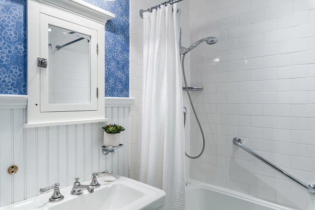 14 Warwick Road, Unit 2 Brookline, MA 02445 - Photo 14 of 14