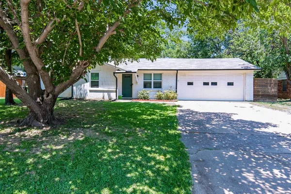 $2,300 | 8005 Lazy Lane Road, North Richland Hills, TX 76180