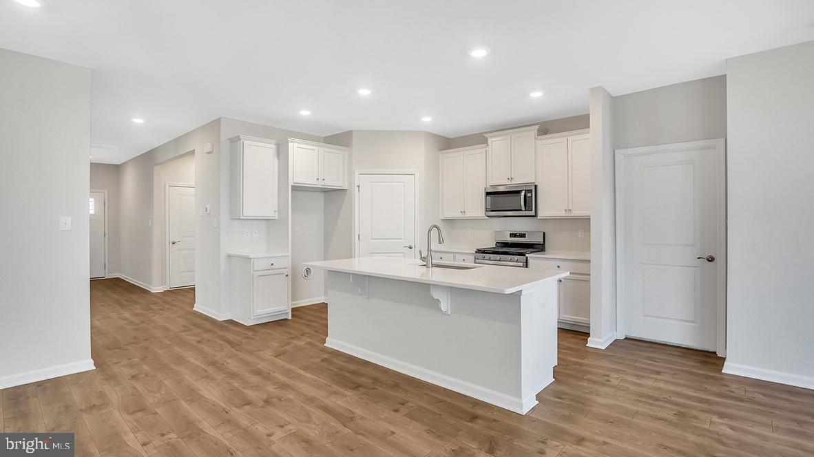 33 Walton Way Delanco, NJ 08075 - Photo 3 of 29