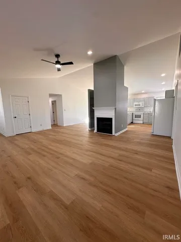 $2,100 | 8477 Countrywood Court, Newburgh, IN 47630