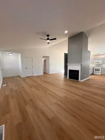 $2,100 | 8477 Countrywood Court, Newburgh, IN 47630