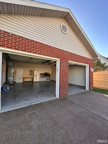 $2,100 | 8477 Countrywood Court, Newburgh, IN 47630