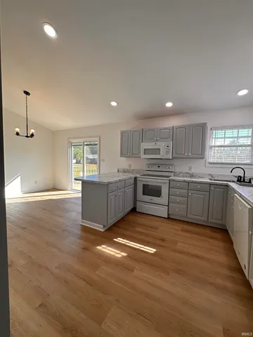 $2,100 | 8477 Countrywood Court, Newburgh, IN 47630