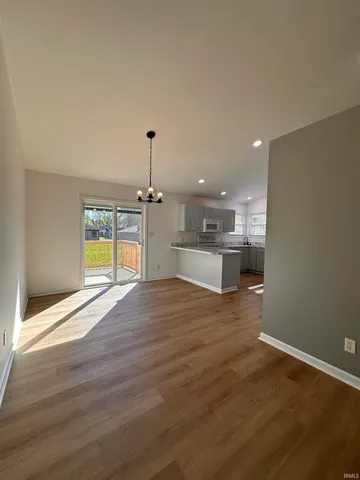 $2,100 | 8477 Countrywood Court, Newburgh, IN 47630