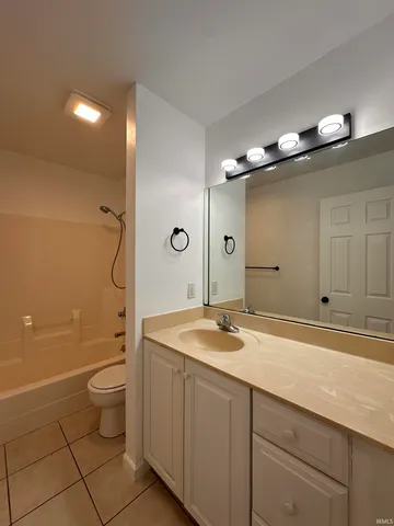 $2,100 | 8477 Countrywood Court, Newburgh, IN 47630