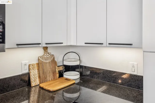 $719,000 | 1 Lakeside Drive, Unit 1010, Oakland, CA 94612