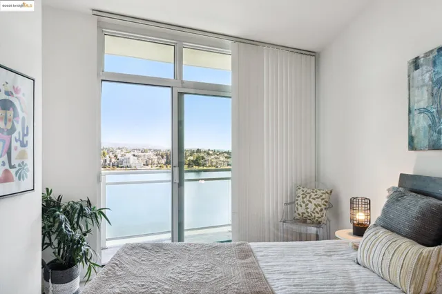 $719,000 | 1 Lakeside Drive, Unit 1010, Oakland, CA 94612