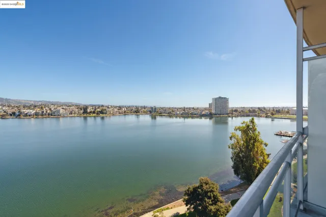 $719,000 | 1 Lakeside Drive, Unit 1010, Oakland, CA 94612