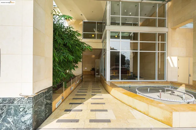 $719,000 | 1 Lakeside Drive, Unit 1010, Oakland, CA 94612