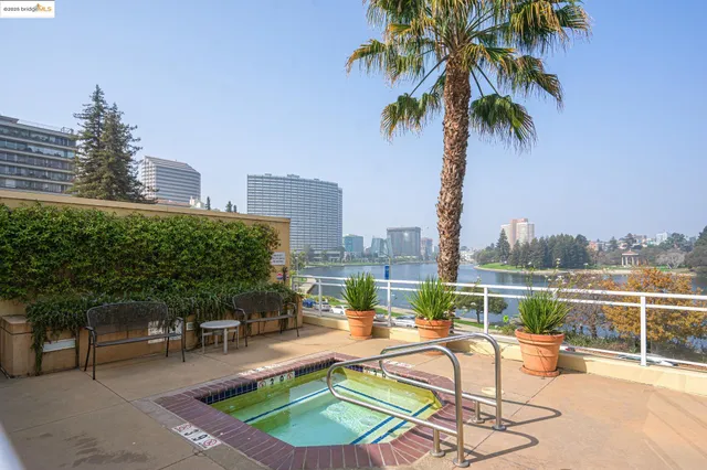 $719,000 | 1 Lakeside Drive, Unit 1010, Oakland, CA 94612