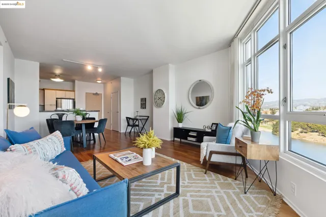 $719,000 | 1 Lakeside Drive, Unit 1010, Oakland, CA 94612