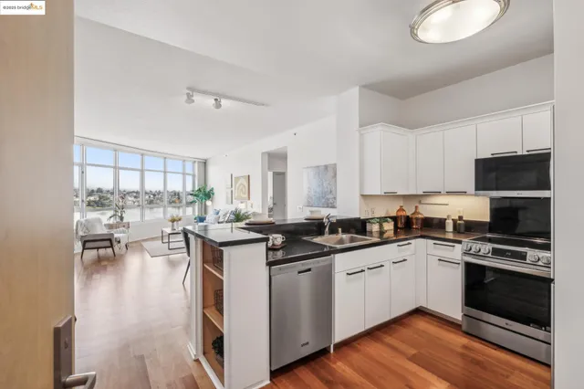 $719,000 | 1 Lakeside Drive, Unit 1010, Oakland, CA 94612