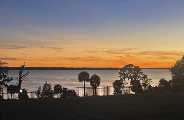 $1,995,000 | 576 Casey Loop Mount, Mount Dora, FL 32757