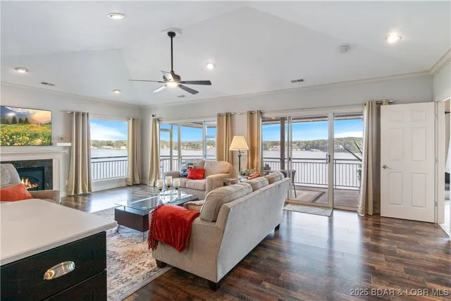 $564,500 | 248 East Palisades Condo Drive, Unit 4A, Lake Ozark, MO 65049