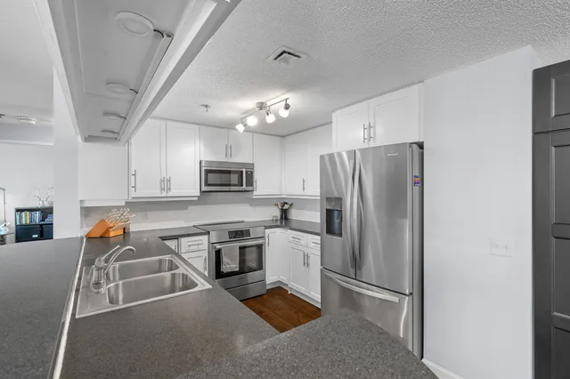 $390,000 | 127 Campau Avenue Northwest, Unit 1714, Grand Rapids, MI 49503