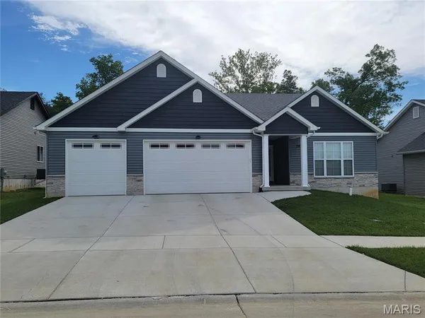$399,900 | 2452 French Drive, Herculaneum, MO 63048