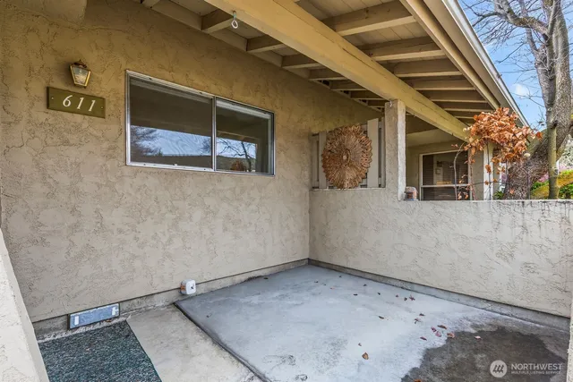 $325,000 | 611 North 50th Avenue, Unit 14, Yakima, WA 98908