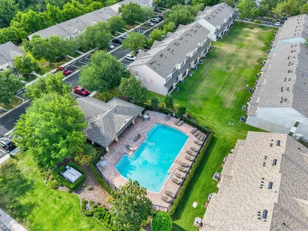 $2,200 | 5036 Pond Ridge Drive, Riverview, FL 33578