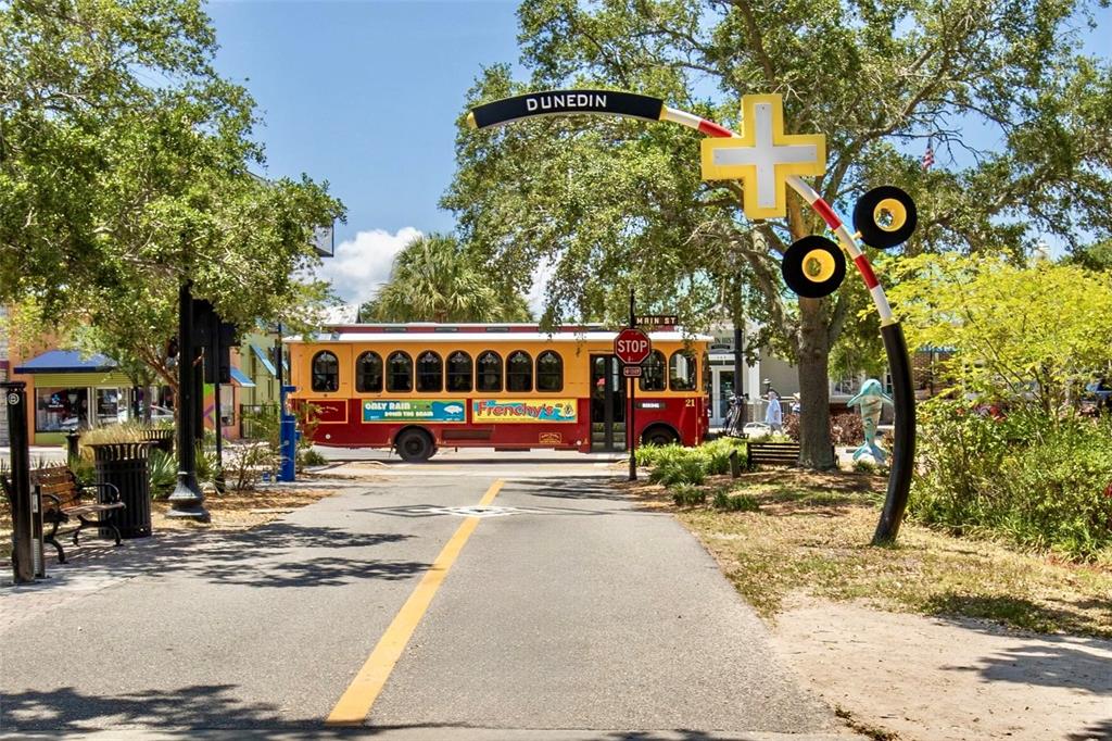 240 President Street Dunedin, FL 34698 - Photo 17 of 19 a view of street with parked cars