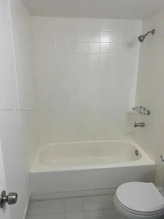 $2,100 | 8095 Northwest 8th Street, Unit 103, Miami, FL 33126