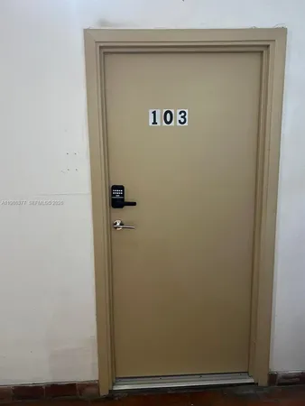 $2,100 | 8095 Northwest 8th Street, Unit 103, Miami, FL 33126